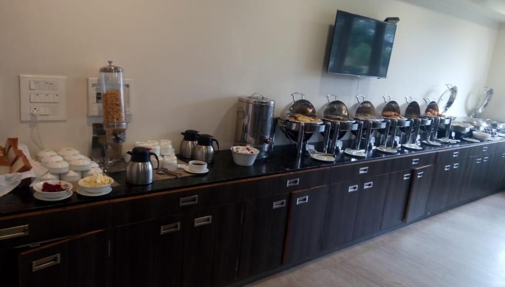 Clarks Inn Hampi Kamalapur Ngoại thất bức ảnh