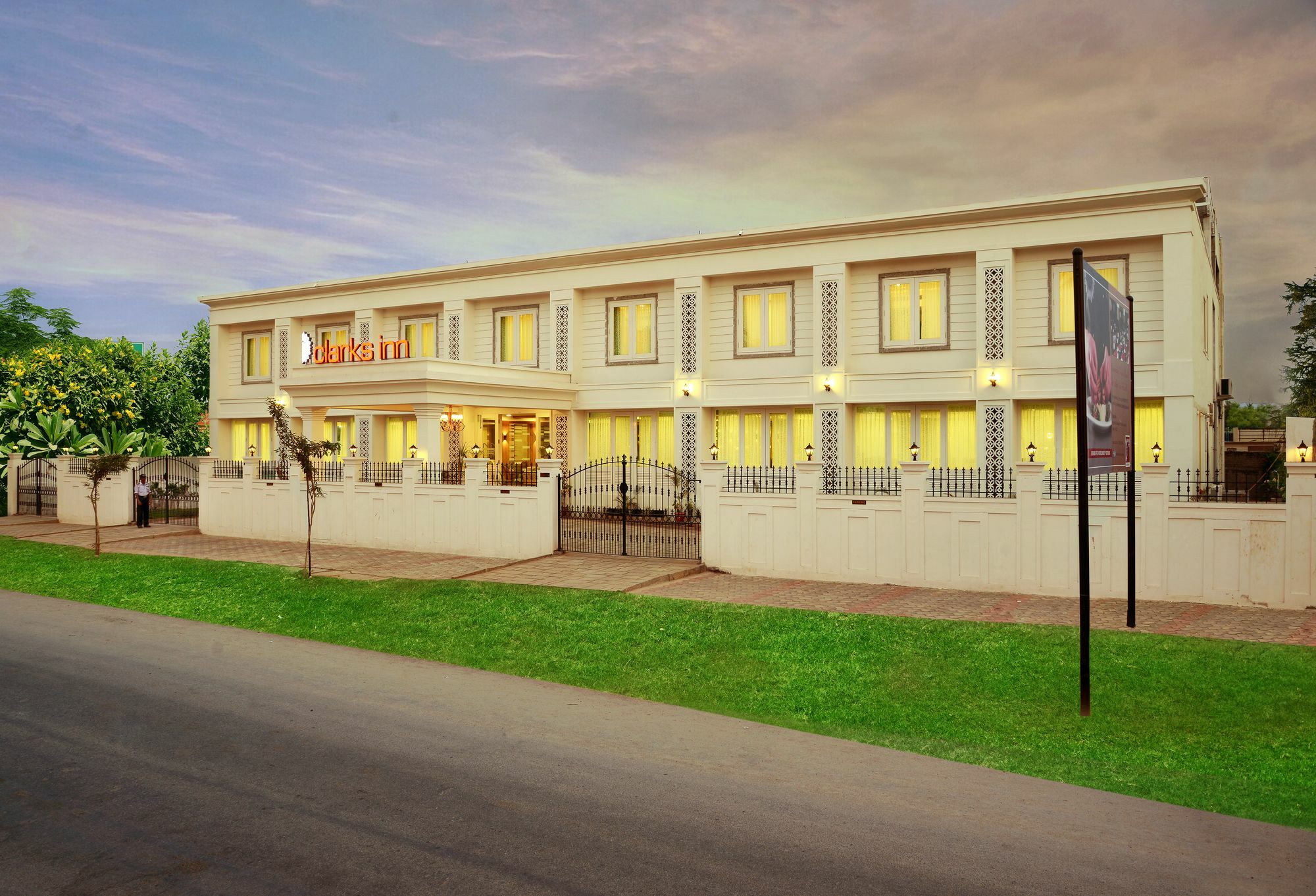 Clarks Inn Hampi Kamalapur Ngoại thất bức ảnh